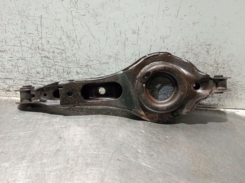 Recambio de brazo suspension inferior trasero izquierdo para ford focus ii turnier (da_, ffs, ds) 1.6 tdci referencia OEM IAM 4M