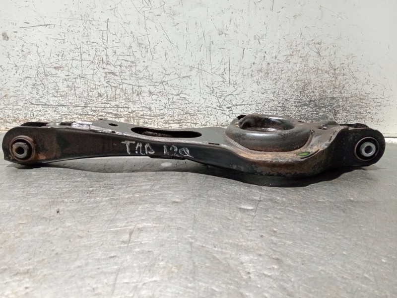 Recambio de brazo suspension inferior trasero izquierdo para ford focus ii turnier (da_, ffs, ds) 1.6 tdci referencia OEM IAM 4M