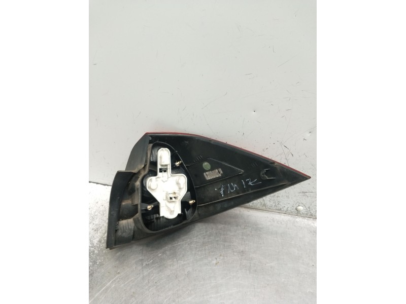 Recambio de piloto trasero izquierdo para renault megane ii classic berlina confort authentique referencia OEM IAM   