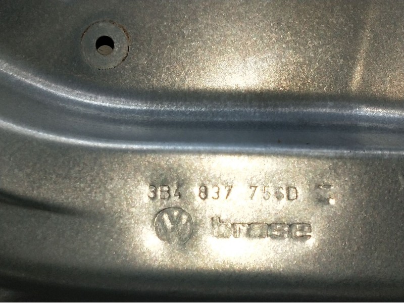 Recambio de elevalunas delantero derecho para volkswagen passat b5 (3b2) 1.8 t referencia OEM IAM 3B4837756D  