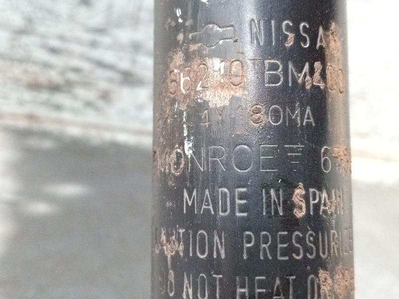 Recambio de amortiguador trasero izquierdo para nissan almera ii (n16) 1.5 referencia OEM IAM 56210BM400  