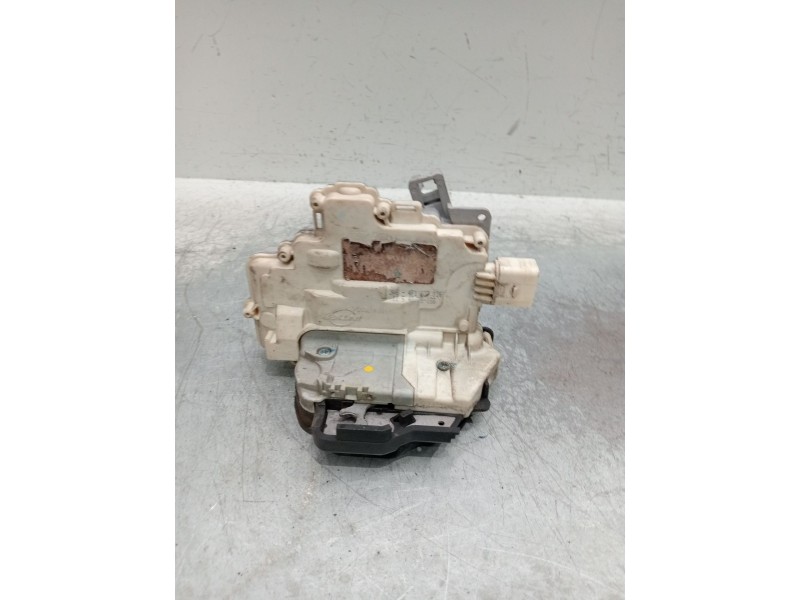 Recambio de motor cierre centralizado delantero izquierdo para audi a3 (8p1) 2.0 tdi 16v referencia OEM IAM 4f1837016  