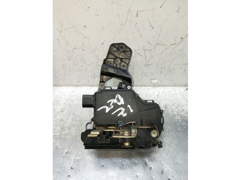 Recambio de motor cierre centralizado delantero izquierdo para volkswagen passat b5 (3b2) 1.8 t referencia OEM IAM 3B0837867  