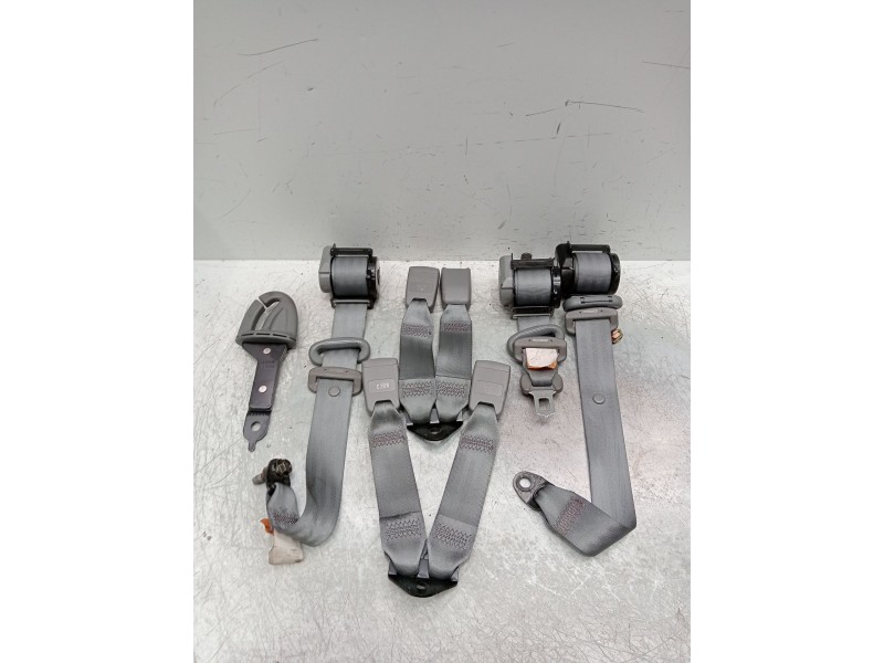 Recambio de juego cinturones trasero para daewoo kalos (klas) 1.4 referencia OEM IAM   