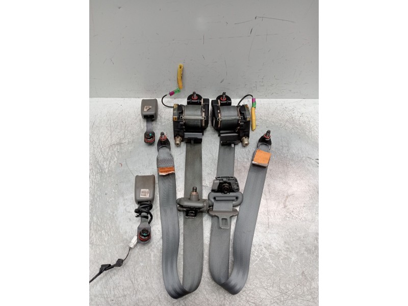 Recambio de juego cinturones delantero para daewoo kalos (klas) 1.4 referencia OEM IAM   