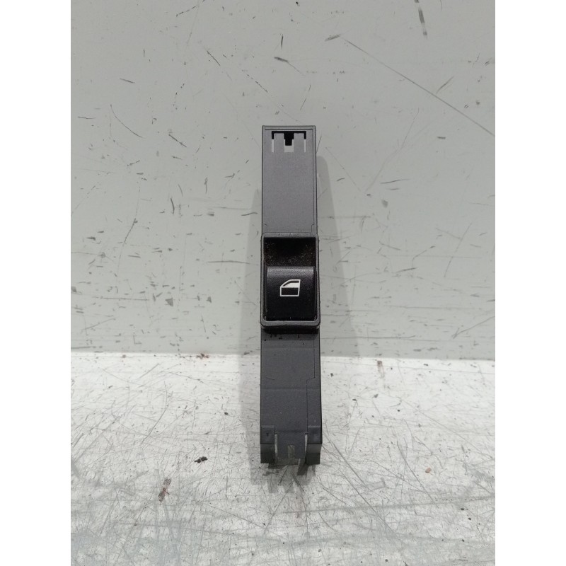 Recambio de mando elevalunas delantero derecho para audi a3 (8p1) 2.0 tdi 16v referencia OEM IAM 6902177 15869801 