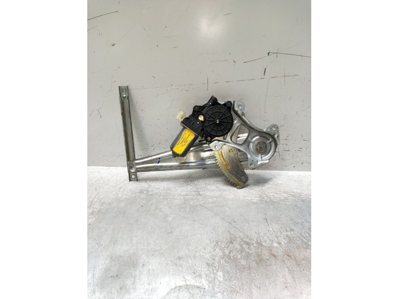 Recambio de elevalunas trasero derecho para nissan note acenta referencia OEM IAM 827311HB1A 3036929A 8Q30222A2