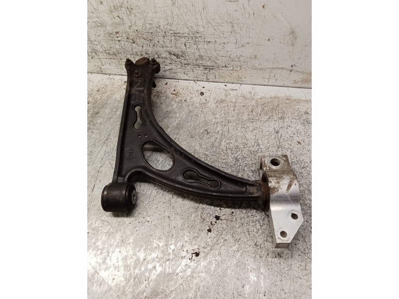 Recambio de brazo suspension inferior delantero izquierdo para audi a3 (8p) 2.0 tdi referencia OEM IAM 1K0407153G  
