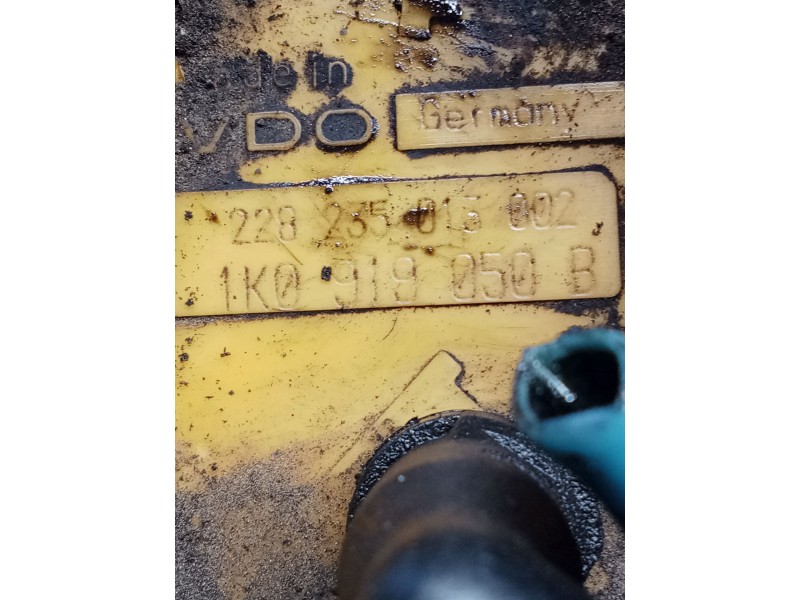 Recambio de bomba combustible para audi a3 (8p) 2.0 tdi referencia OEM IAM 228235013002 1K0919050R 