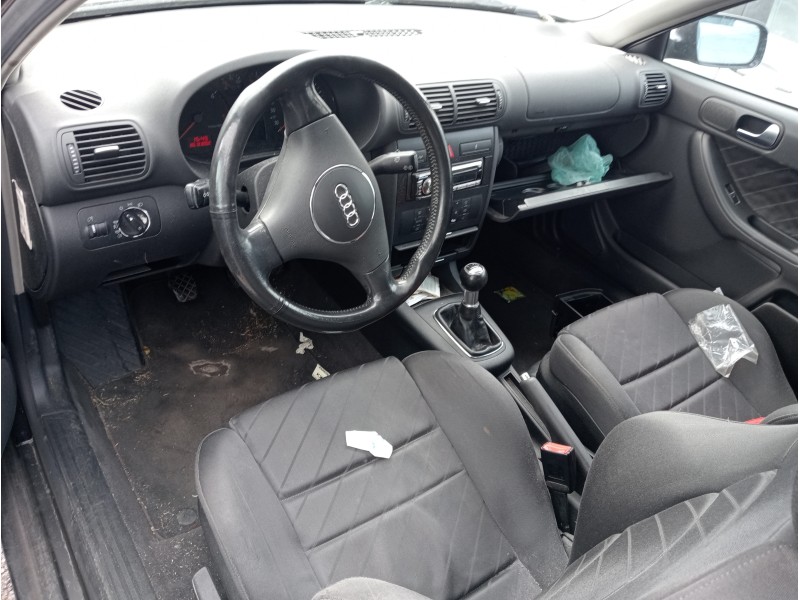 audi a3 (8l1) del año 2000