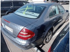 mercedes-benz clase e (w211) del año 2002 2