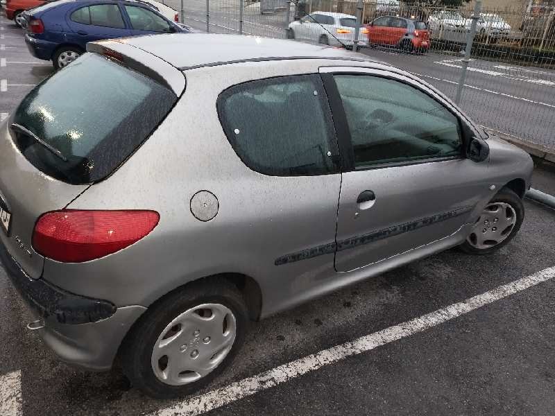 peugeot 206 berlina del año 1998