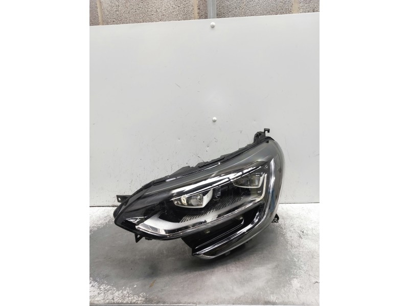 Recambio de faro izquierdo para renault megane iv hatchback (b9a/m/n_) 1.3 tce 140 (b9nb) referencia OEM IAM 260601197R 90060928