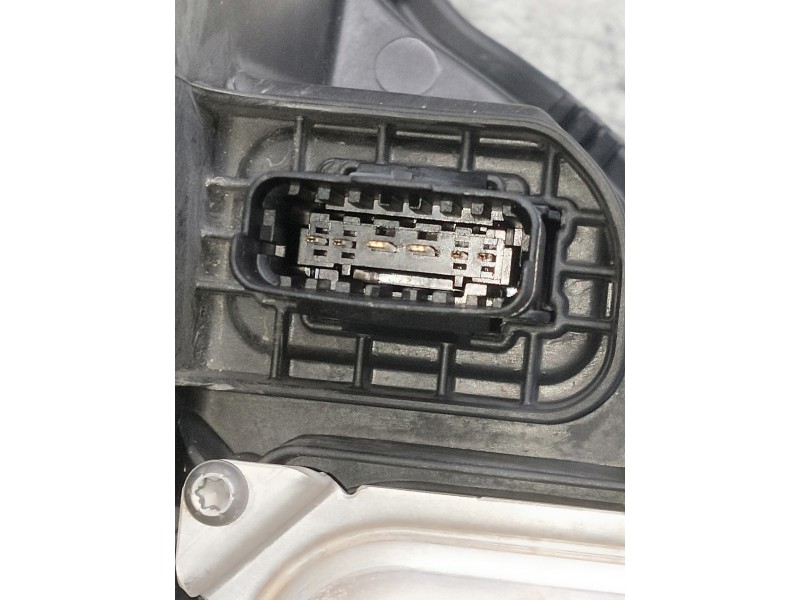 Recambio de faro izquierdo para renault megane iv hatchback (b9a/m/n_) 1.3 tce 140 (b9nb) referencia OEM IAM 260601197R 90060928