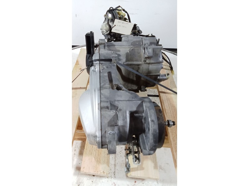 Recambio de motor completo para honda fes fes 250 foresight 2t (mf04) referencia OEM IAM ME04E  5011568