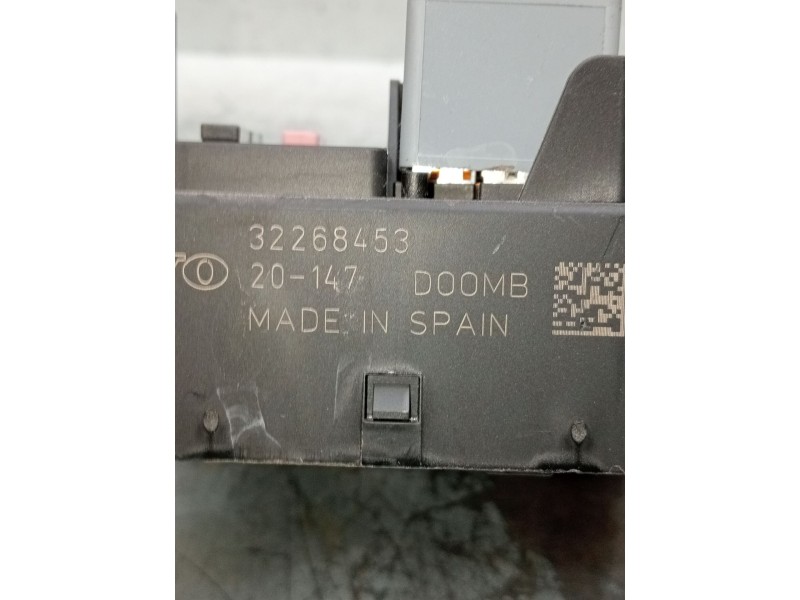 Recambio de caja reles / fusibles para volvo v60 familiar referencia OEM IAM 32268453  