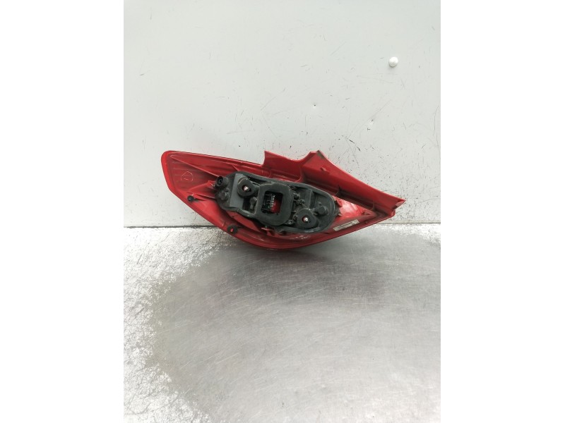 Recambio de piloto trasero derecho para opel corsa d furgoneta/hatchback (s07) 1.3 cdti (l08) referencia OEM IAM 13186351 890389