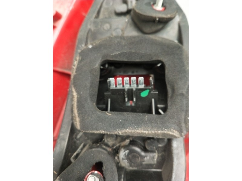 Recambio de piloto trasero derecho para opel corsa d furgoneta/hatchback (s07) 1.3 cdti (l08) referencia OEM IAM 13186351 890389