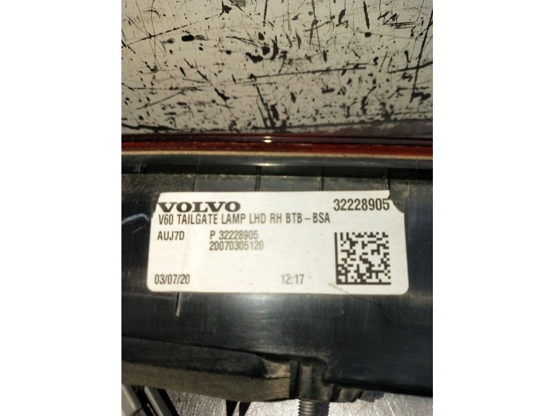 Recambio de piloto trasero derecho interior para volvo v60 ii (225) d3 referencia OEM IAM 32228905 20070305120 