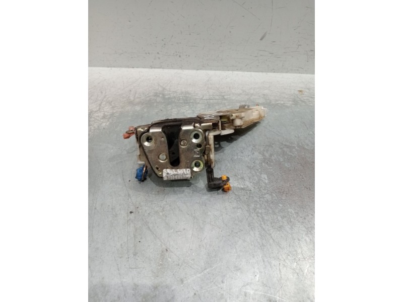 Recambio de motor cierre centralizado delantero izquierdo para nissan almera ii (n16) 1.5 referencia OEM IAM 8055361U66  