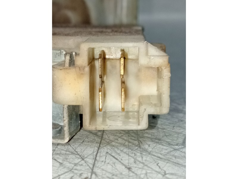 Recambio de motor cierre centralizado delantero izquierdo para nissan almera ii (n16) 1.5 referencia OEM IAM 8055361U66  