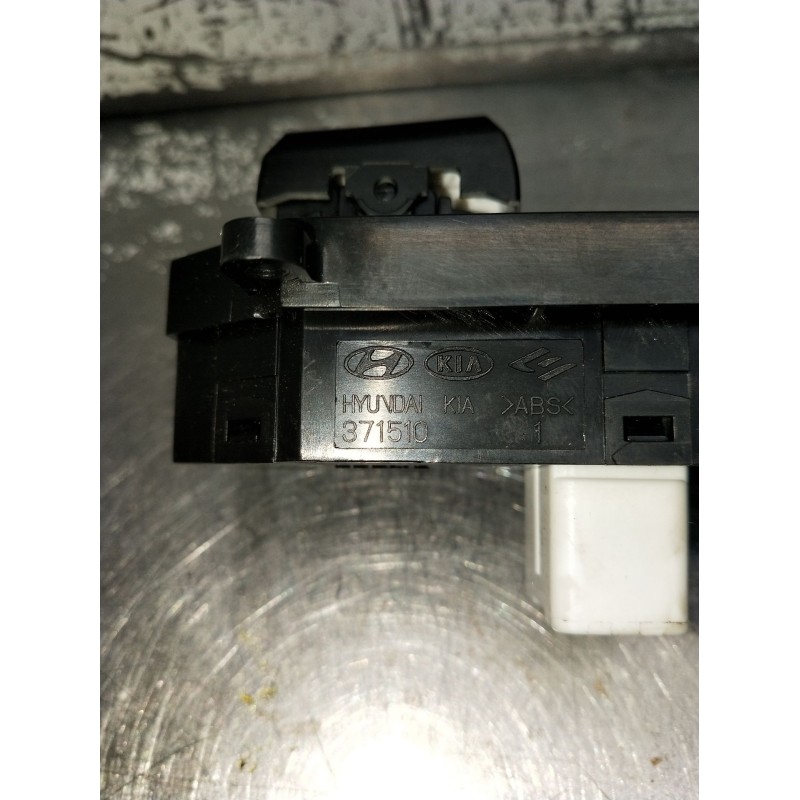 Recambio de mando elevalunas delantero derecho para hyundai santa fé ii (cm) 2.2 crdi gls referencia OEM IAM 371510  5P
