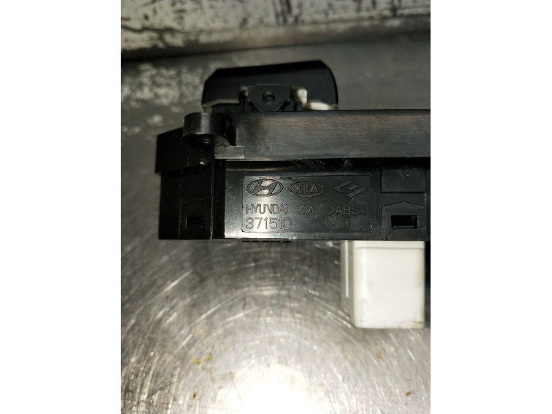 Recambio de mando elevalunas delantero derecho para hyundai santa fé ii (cm) 2.2 crdi gls referencia OEM IAM 371510  5P