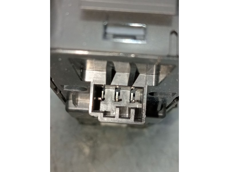 Recambio de mando elevalunas delantero izquierdo para volvo v60 ii (225) d3 referencia OEM IAM 31433406  