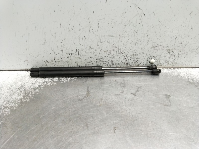 Recambio de amortiguadores maletero / porton para hyundai santa fé ii (cm) 2.2 crdi gls referencia OEM IAM 817702B000  