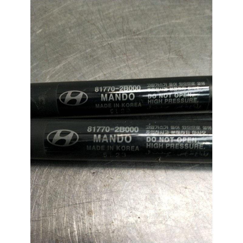Recambio de amortiguadores maletero / porton para hyundai santa fé ii (cm) 2.2 crdi gls referencia OEM IAM 817702B000  