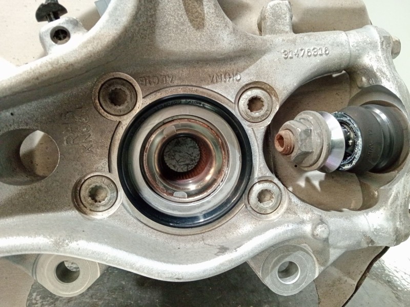 Recambio de mangueta delantera derecha para volvo v60 ii (225) d3 referencia OEM IAM 31476316  