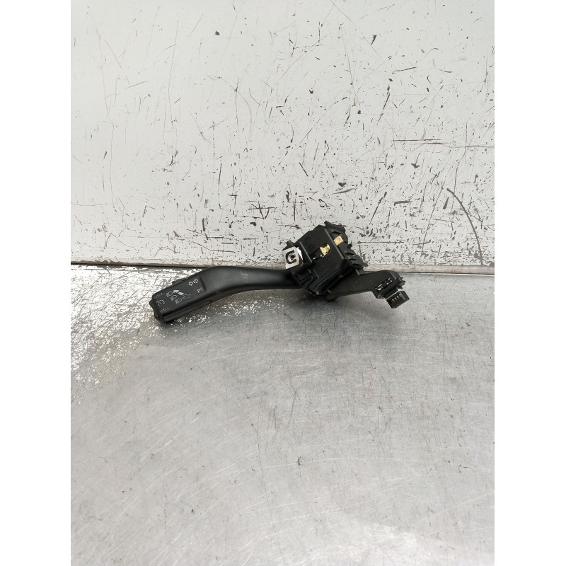 Recambio de mando luces para volkswagen caddy iii furgoneta/monovolumen (2ka, 2kh, 2ca, 2ch) 1.9 tdi referencia OEM IAM 1K095351