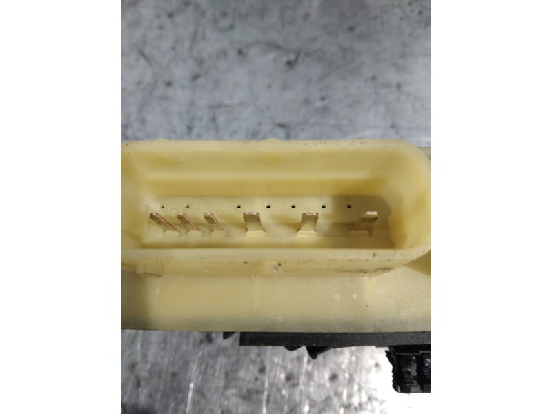 Recambio de caja precalentamiento para peugeot partner kombi active referencia OEM IAM 9652021180  