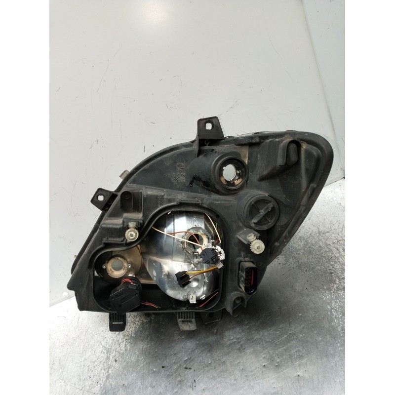 Recambio de faro derecho para mercedes-benz sprinter 3,5-t autobús (b906) 315 cdi (906.731, 906.733, 906.735) referencia OEM IAM