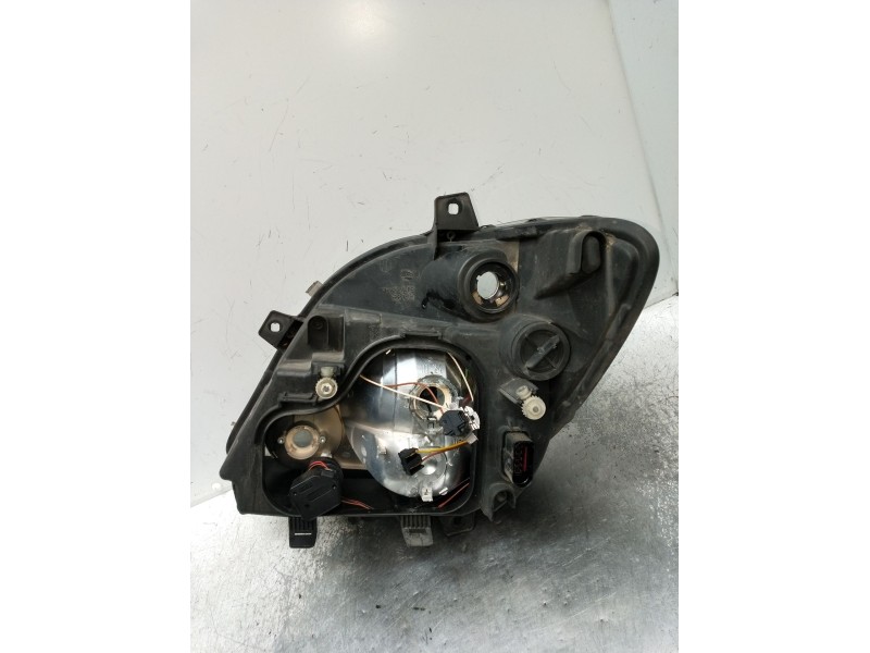 Recambio de faro derecho para mercedes-benz sprinter 3,5-t autobús (b906) 315 cdi (906.731, 906.733, 906.735) referencia OEM IAM