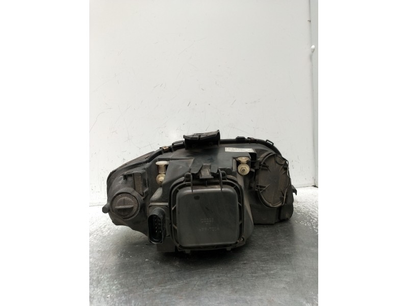 Recambio de faro izquierdo para audi a3 (8p) 2.0 tdi referencia OEM IAM   