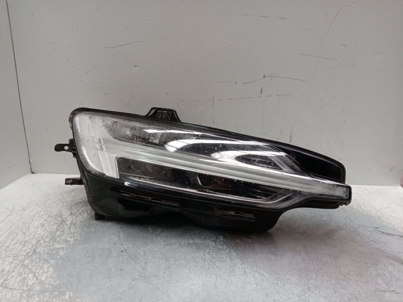Recambio de faro derecho para volvo v60 ii (225) d3 referencia OEM IAM   