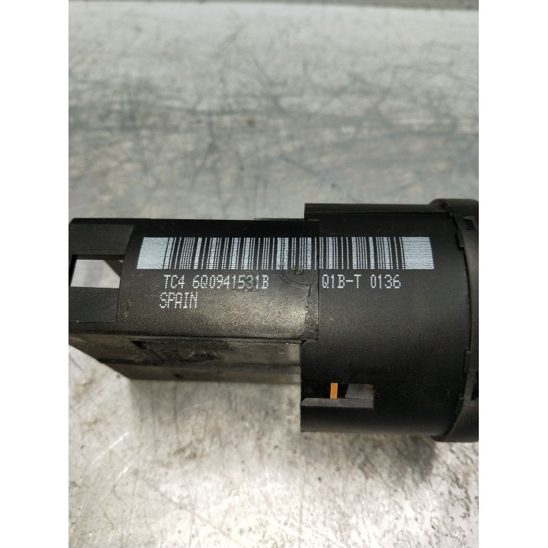 Recambio de mando luces para volkswagen polo iv (9n_, 9a_) 1.4 16v referencia OEM IAM 6Q0941531B  interruptor
