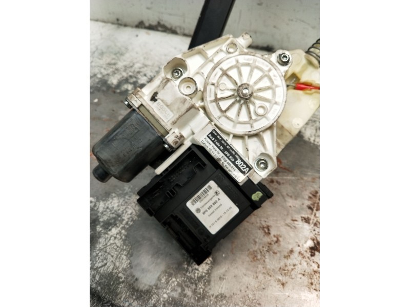 Recambio de elevalunas delantero derecho para audi a3 (8p) 2.0 tdi referencia OEM IAM 8P0959802A  