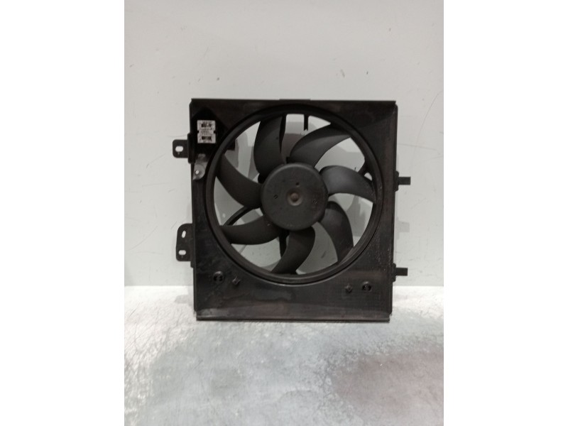 Recambio de electroventilador para peugeot 207 1.4 hdi referencia OEM IAM 9682902080  