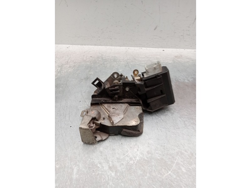 Recambio de motor cierre centralizado trasero izquierdo para bmw 5 touring (e39) 525 d referencia OEM IAM   