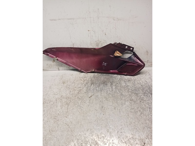 Recambio de molduras delanteras para honda cn cn 250 helix (mf02) referencia OEM IAM lateral derecho  