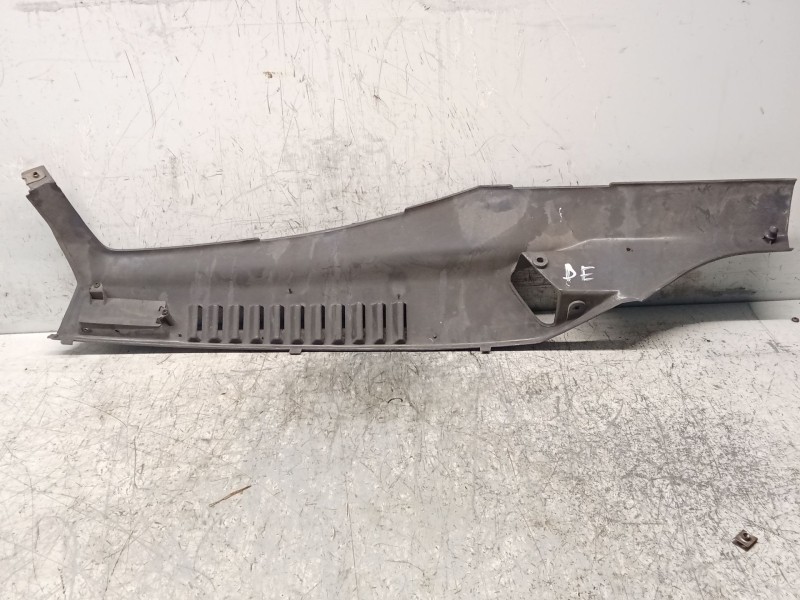 Recambio de moldura para honda cn cn 250 helix (mf02) referencia OEM IAM LATERAL DERECHO  