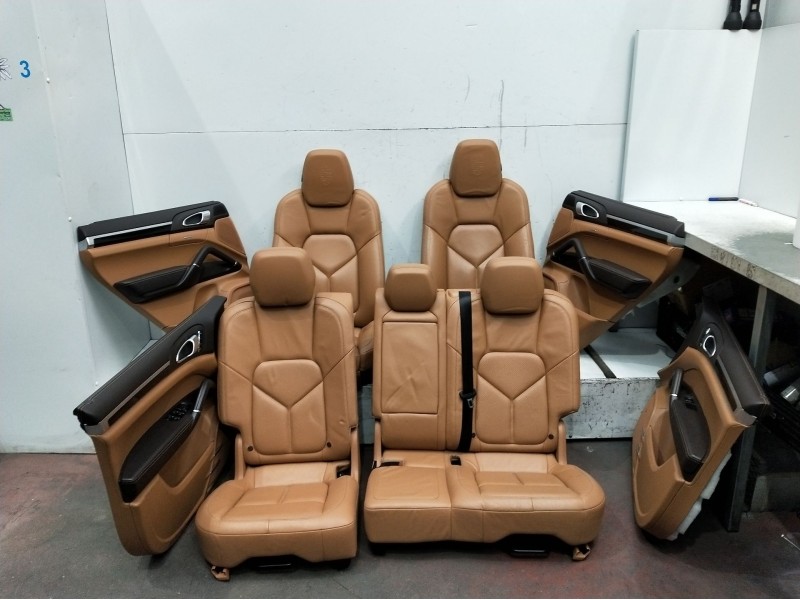 Recambio de juego asientos completo para porsche cayenne (92a) 4.8 s referencia OEM IAM  con tapizados 