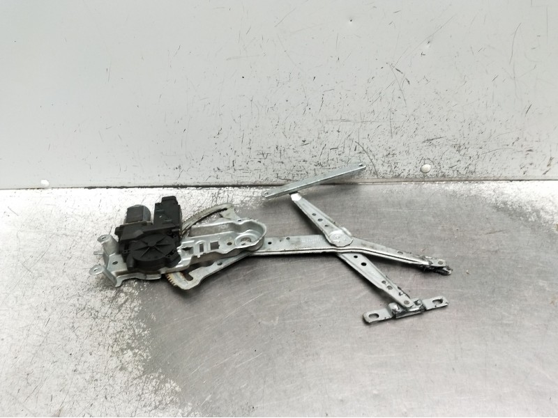 Recambio de elevalunas delantero izquierdo para opel corsa c (x01) 1.2 (f08, f68) referencia OEM IAM 24466593 400708A 3p