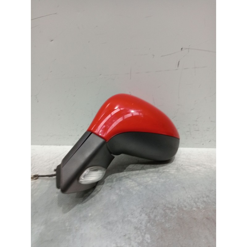 Recambio de retrovisor izquierdo para peugeot 207 1.4 hdi referencia OEM IAM electrico 2 enchufes 5 y 2 cables 