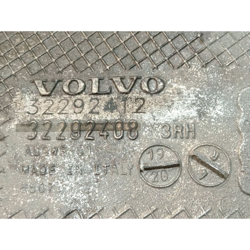 Recambio de brazo suspension inferior trasero derecho para volvo v60 ii (225) d3 referencia OEM IAM 32292408 32292412 