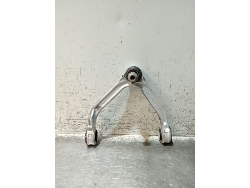 Recambio de brazo suspension superior delantero izquierdo para volvo v60 ii (225) d3 referencia OEM IAM K212702  