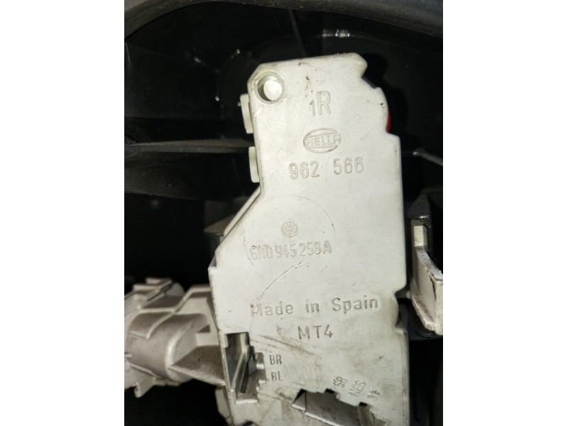 Recambio de piloto trasero derecho para volkswagen polo iii (6n1) 60 1.4 referencia OEM IAM 6N0945258A  