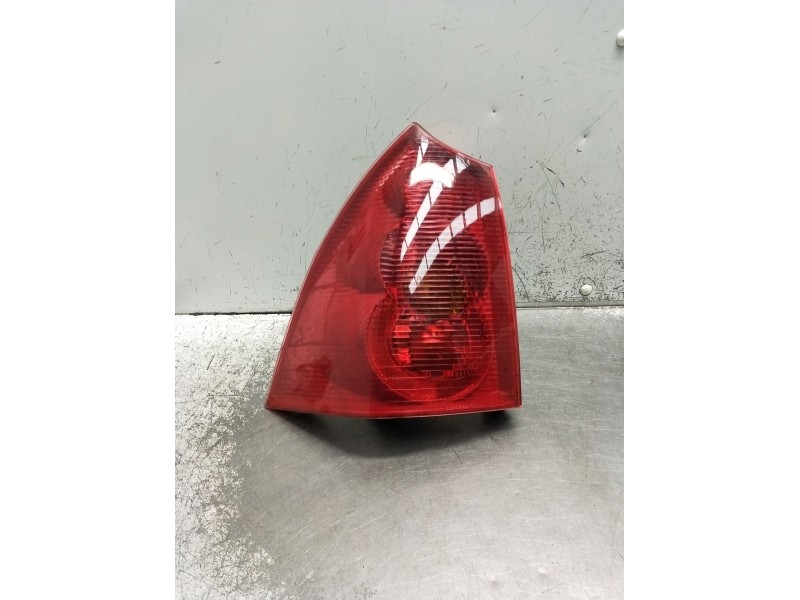 Recambio de piloto trasero izquierdo para peugeot 307 break (3e) 2.0 hdi 135 referencia OEM IAM 26674T0206  